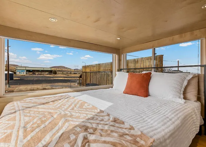 Tiny Near Grand Canyon Sleeps 5, Epic Views! * Flagstaff