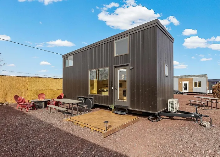 Tiny Near Grand Canyon Sleeps 5, Epic Views! Holiday home Flagstaff