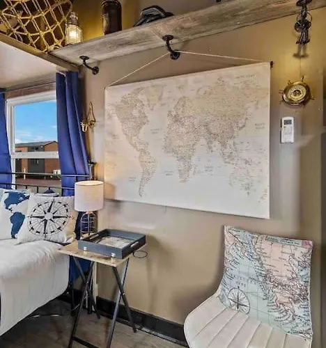 Tiny Near Grand Canyon Sleeps 5, Epic Views! Holiday home *