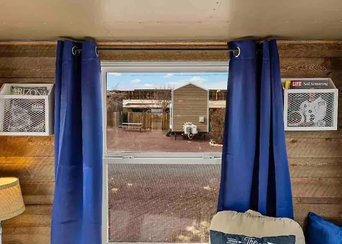 Tiny Near Grand Canyon Sleeps 5, Epic Views! Holiday home Flagstaff
