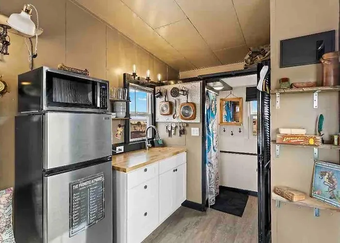 Tiny Near Grand Canyon Sleeps 5, Epic Views! Holiday home