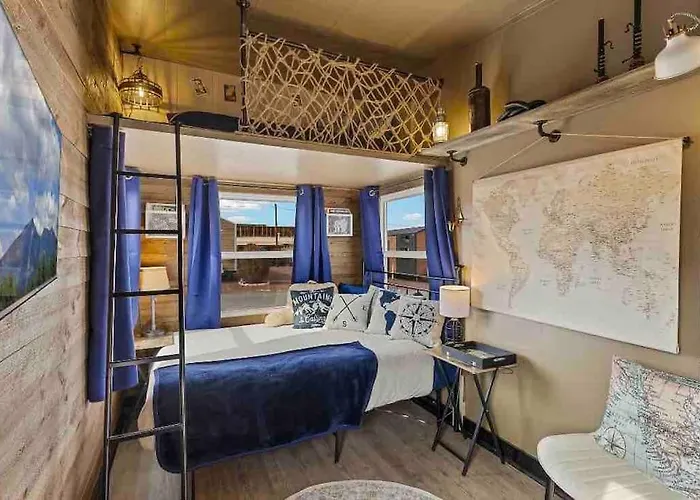 Tiny Near Grand Canyon Sleeps 5, Epic Views! Flagstaff
